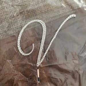 V Cake Topper